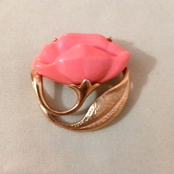 Vintage 80's Pink & Gold Avon Flower Brooch - Picture 1 of 6